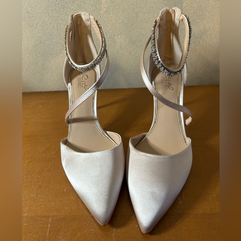 Jewel Badgley Mischka Cream Strappy Heels